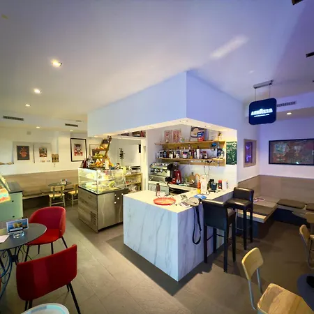 アパート Malaga ヴルシャツ